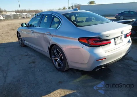 2021 BMW 530I xDrive z USA, uszkodzony, nr VIN WBA13BJ00MWX06357